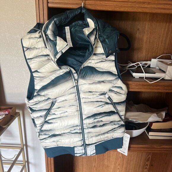 NWT LULULEMON GET UP GET DOWN VEST - Picture 6 of 6